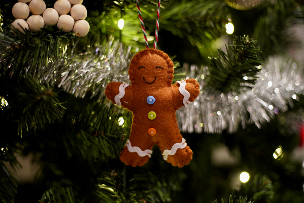Felt Gingerbread Man Ornament – Digital Sewing Pattern (PDF)