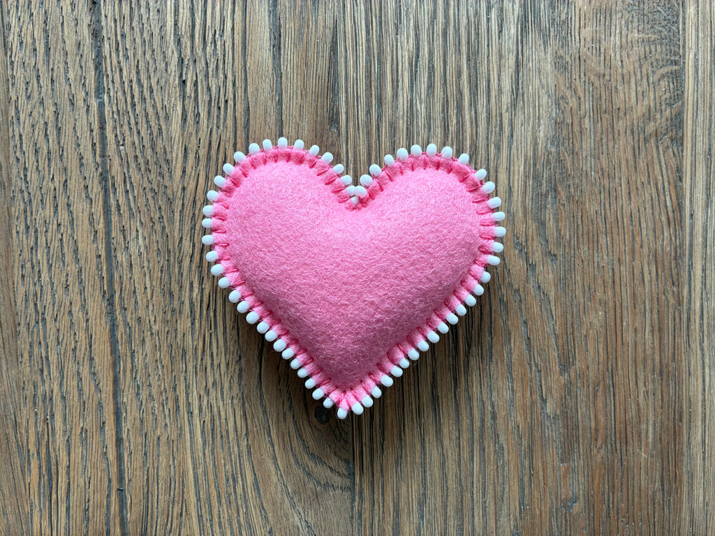 Felt Heart Magnet – Digital Sewing Pattern (PDF)