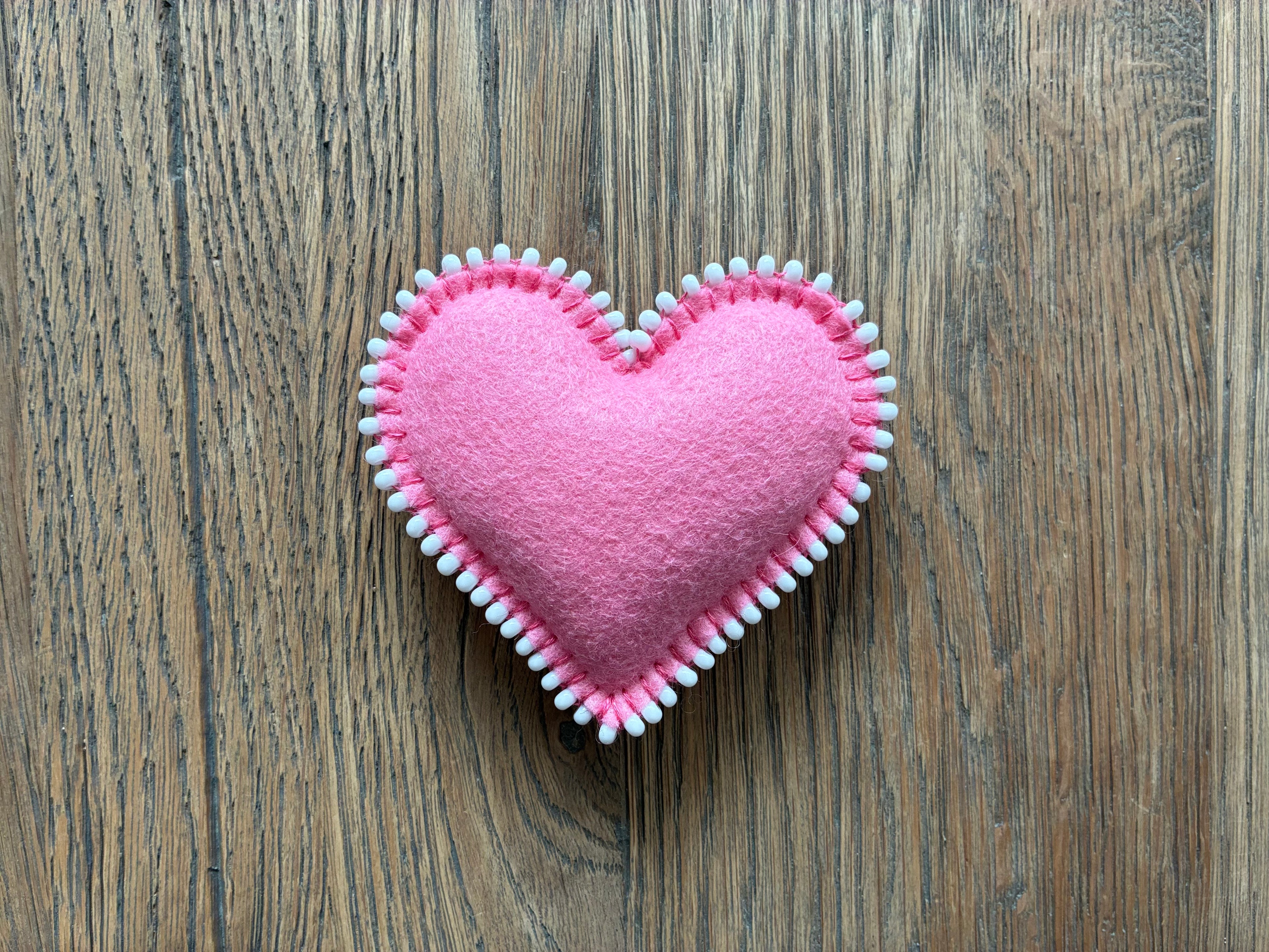 Felt Heart Magnet – Digital Sewing Pattern (PDF)