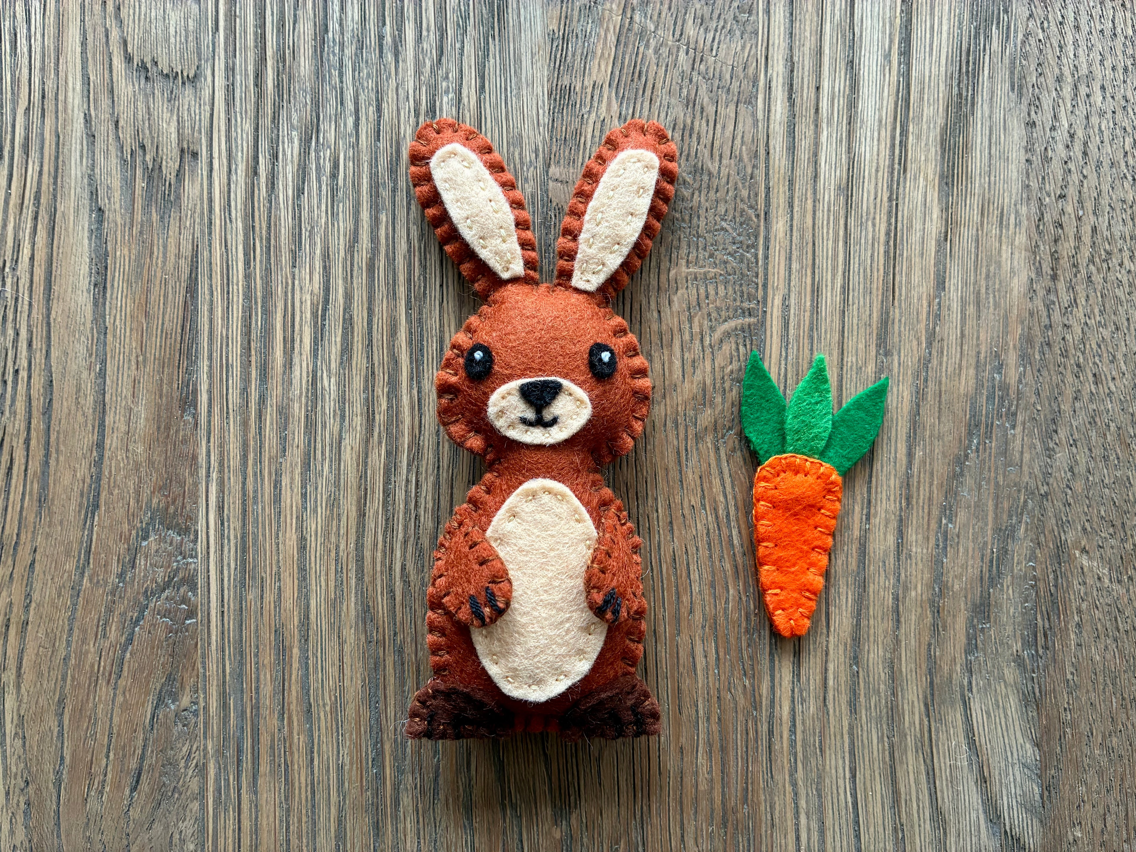 Felt Bunny Magnet with Carrot – Digital Sewing Pattern (PDF)