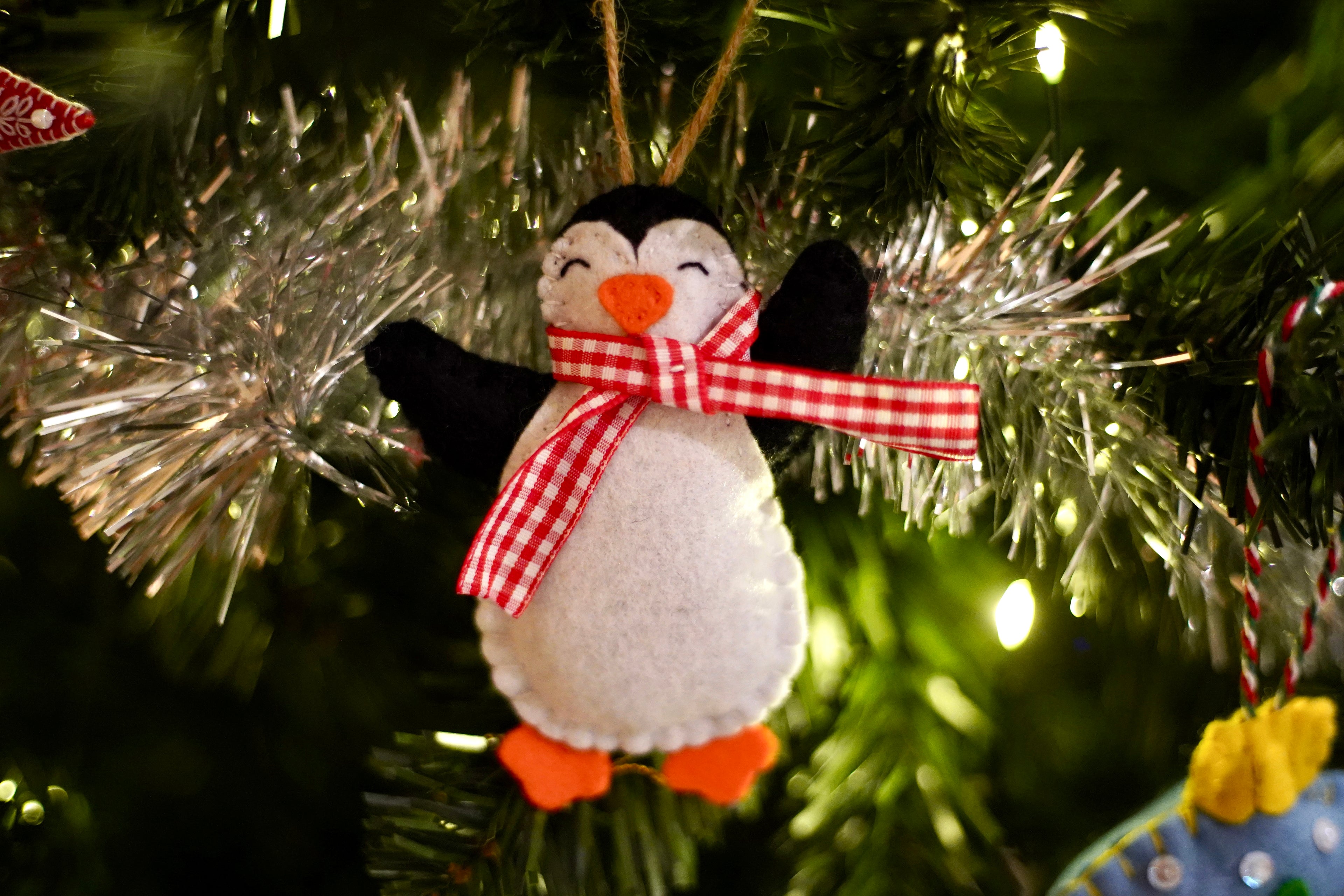 Felt Penguin Ornament – Digital Sewing Pattern (PDF)